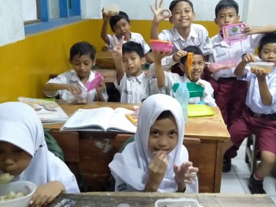 Gerakan memakai Misting & Tumbler